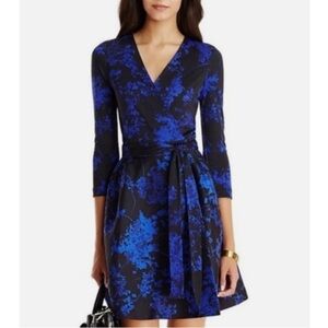 Diane Von Furstenberg DVF Valerie Floral Daze Blue Wool Silk Wrap Dress Size 2
